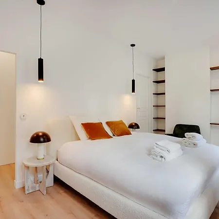 Charming 4br 8p Flat In The Heart Of De Parigi