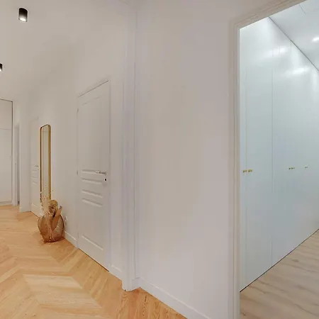 Charming 4br 8p Flat In The Heart Of De *