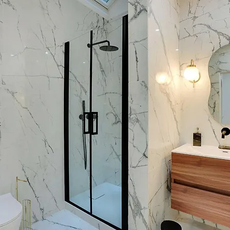 Apartment Charming 4br 8p Flat In The Heart Of De Paris